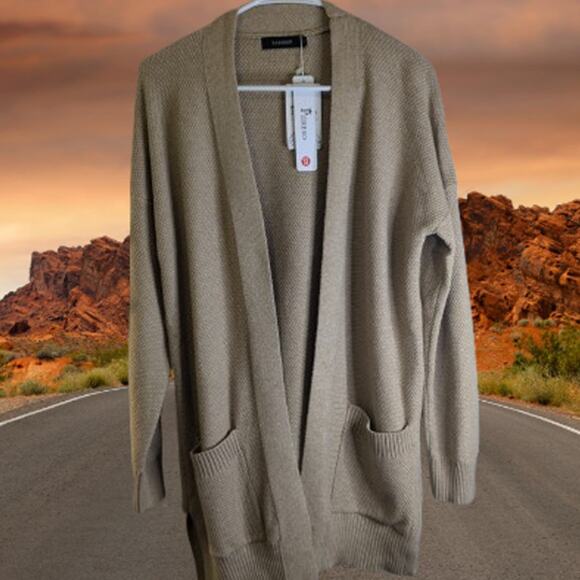Fashion Piireso Medium NWT open front tan viscose blend front pockets sweater. - Picture 1 of 1